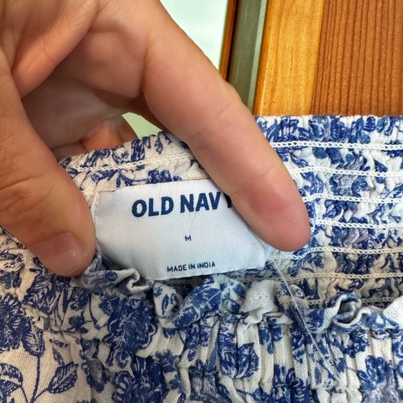 Old Navy // smocked back blouse // blue floral // medium - Picture 5 of 5